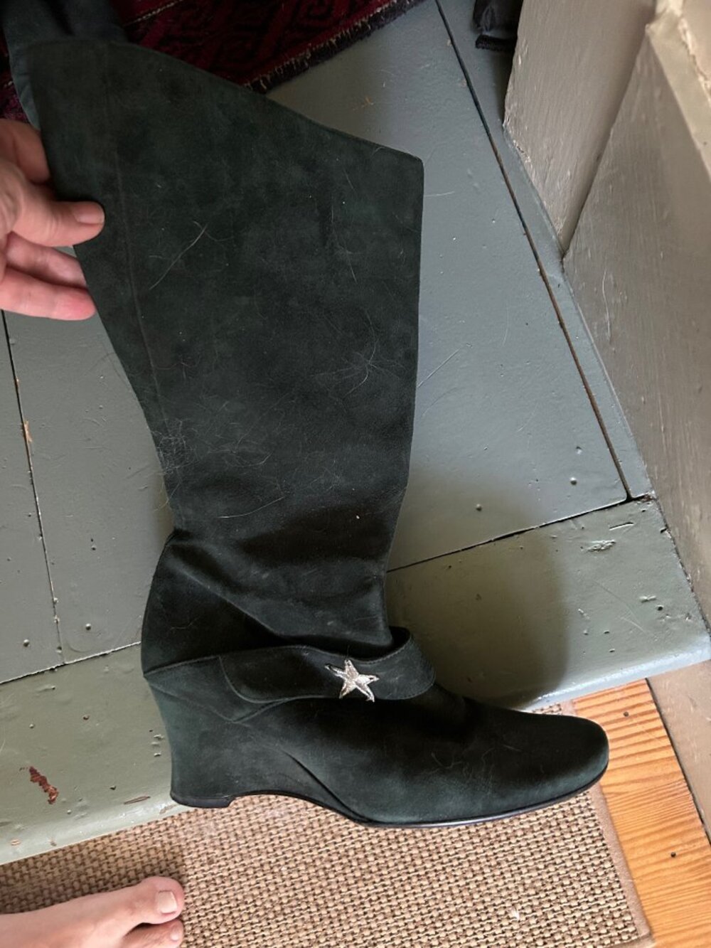 Hunter green suede boots with star embroidery women size 39